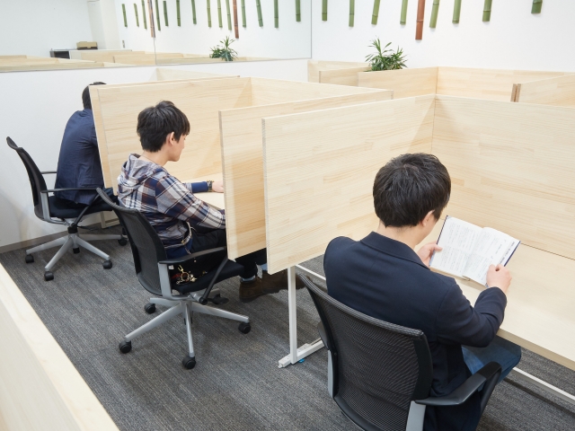 レンタルオフィス と コワーキングスペース の 違い とは？