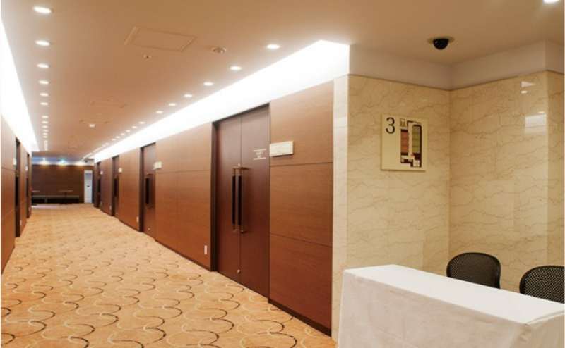 ホテル内ホールをサービス料なしでご利用いただけるので大変格安です