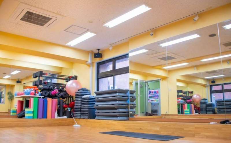 【新宿御苑前】４面鏡！ジャンプOK!　MONKEYGYM レンタルスタジオ