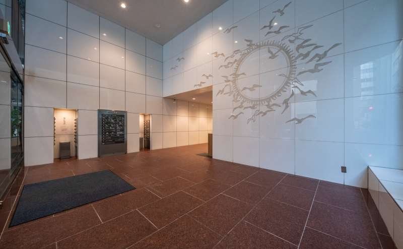 【広くて綺麗な1階ロビー】 - TIME SHARING 新宿御苑前 壱丁目参番館8Bの写真