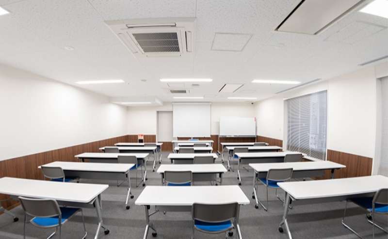 【心斎橋】小会議室C-2 駅近会議室  基本25名収容 Wi-Fi無料 地下鉄長堀橋駅真上  心斎橋駅徒歩7分/会議 プレゼンテーション Web会議 セミナー 等/JEC日本研修センター心斎橋