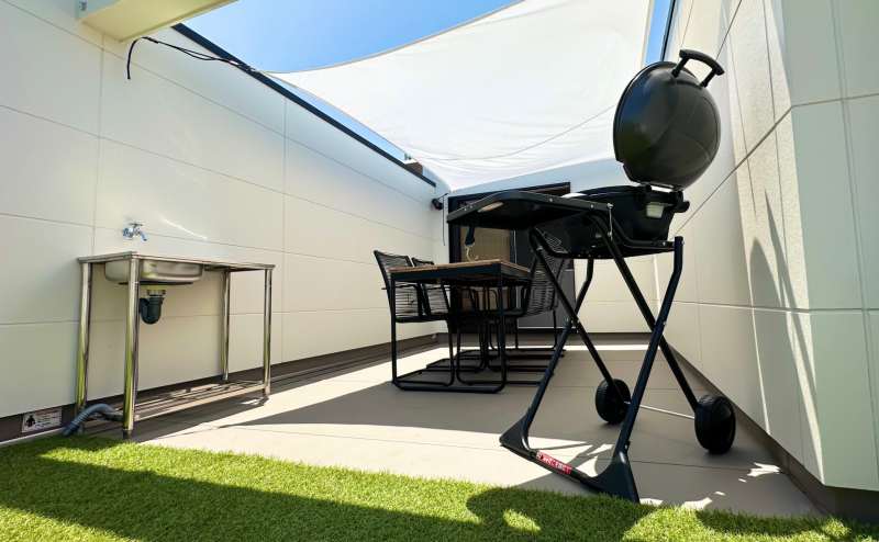 屋外テラスはタープ付なので熱い日差しを避けてBBQ🍖