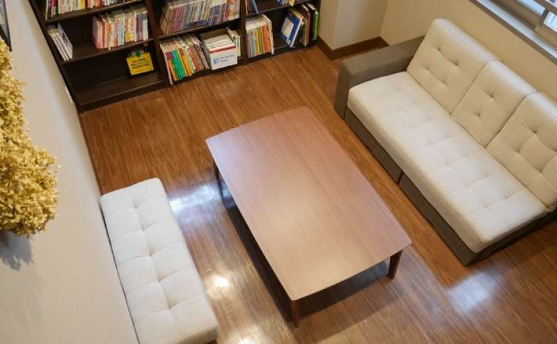 英会話の本や様々参考書をご用意しております