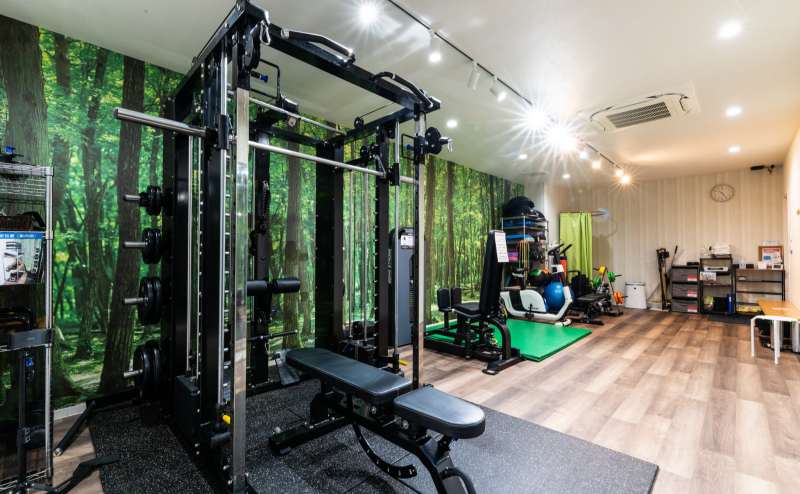 【S-GYM（エスジム）】「女性目線」名駅近！完全個室の明るい雰囲気で綺麗なプライベートジム！無料駐車場2台完備（名古屋市中村区）