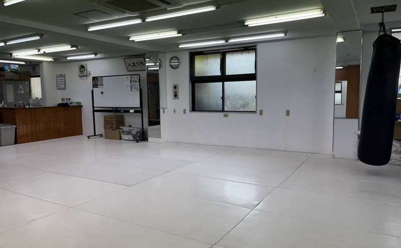 【横浜二俣川】二俣川駅から徒歩5分 駅近で便利 窓あり 広々として開放的なスタジオ 無料設備充実/空手 太極拳 ヨガ ピラティス ストレッチ 会議 セミナー 研修会など/二俣川道場