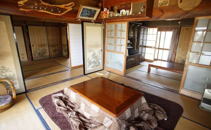 古民家ならではの襖や障子などの建具も見所です