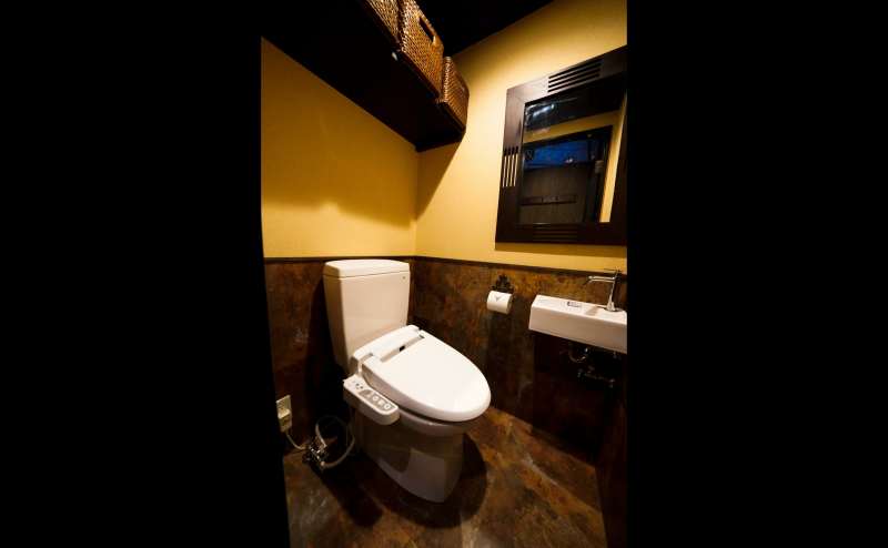 トイレはヒーター付ウォシュレット便座です。