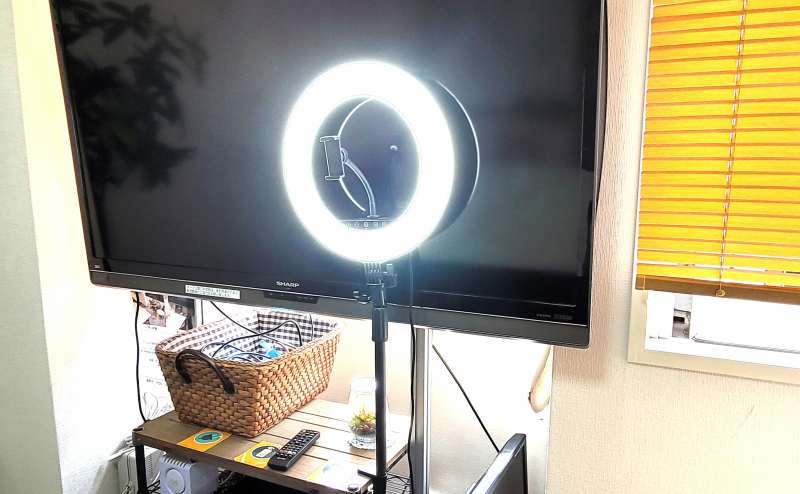LED照明があり動画配信やZOOM会議に便利です。
