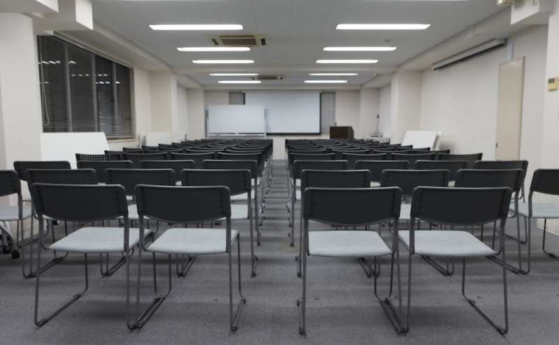 東京 港区 赤坂見附 貸し会議室 駅から徒歩10秒 最大100名以上収容可能