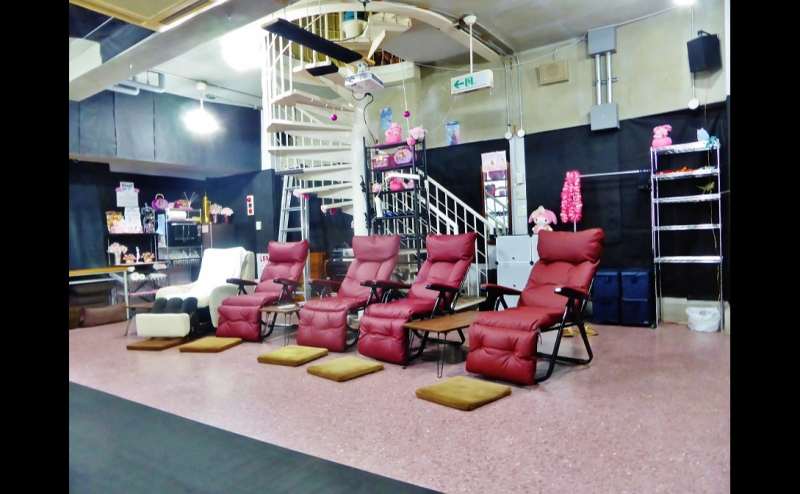 目の前で歌っているかのような生々しさを創り出す ” 9.1chミュージックサウンド ” のライブステージ！シアタールームを前後左右飛びかう9本のスピーカーが創り出す3D立体音響の刺激的な快感！