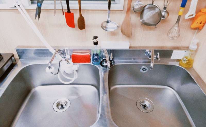 流し台です。 調理器具も各種揃っております。