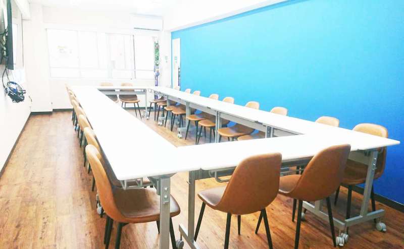 【アズール】池袋1a出口30秒 24人 Wi-Fi ホワイトボード 65...