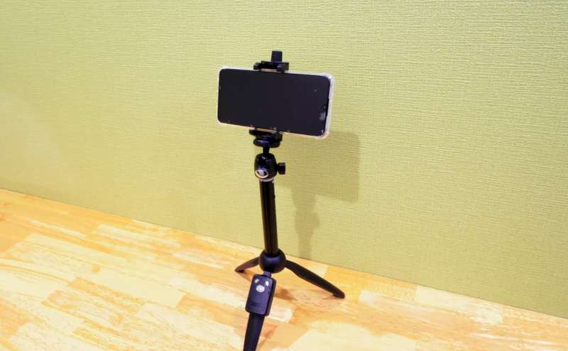 スマホ用三脚も無料です。オシャレな内装は動画配信にぴったりです