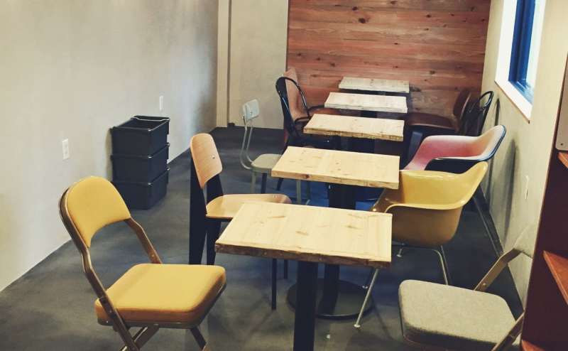 レンタルカフェ CAFE L'ETOILE DE MER 1F /阪急吹田駅徒歩5分 おしゃれなカフェでセミナー・ワークショップ/飲食持ち込みOK