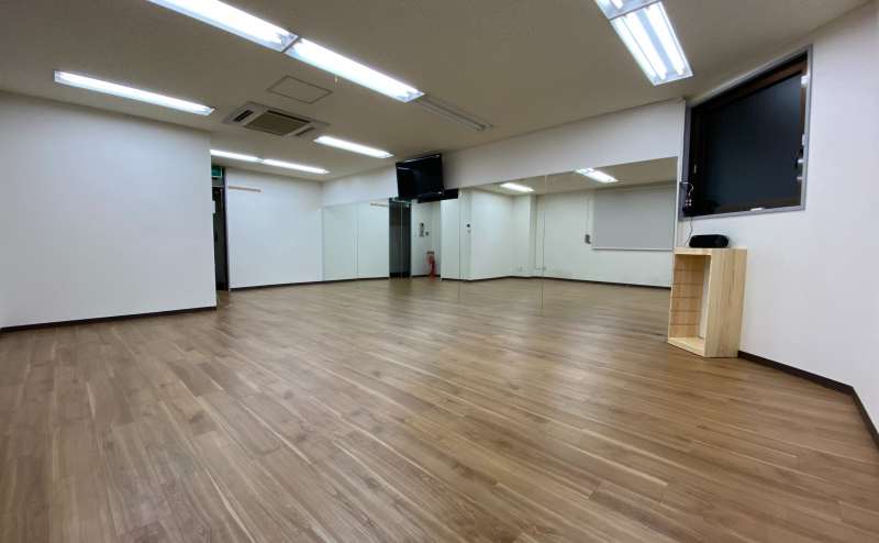 船橋/習志野台　大型鏡＆テレビモニター付き　Studio Akingd...