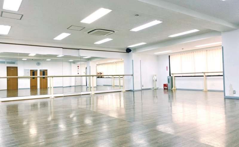 【駅近・深夜利用可✨】100㎡の広々空間だから大人数◎バレエ・ダンスの練習│撮影│セミナー│控室│など…/ワーサルCスタジオ