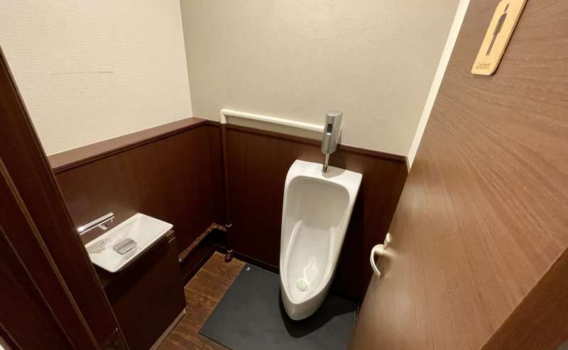 【男性トイレ(小便器×1)】 - TIME SHARING 四谷8Bの写真
