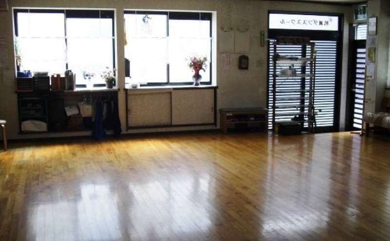 社交ダンス、ストリートダンスで利用している綺麗なフロア