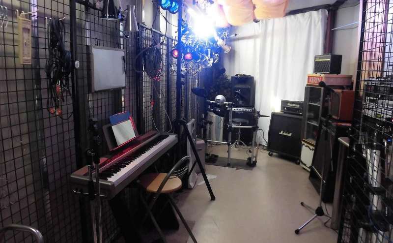 福井ＪＵＮＫ　ＦＡＢ（スタジオ・スクール・ＰＡ楽器レンタル）
